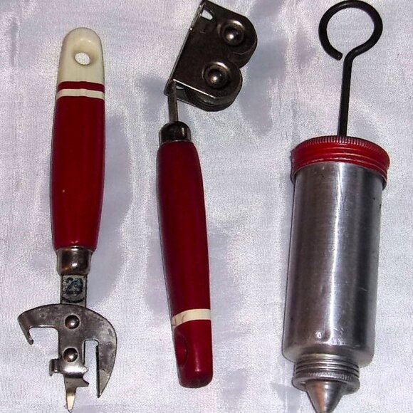Fantastic 3-pc Vintage Ekco Red Wood Handle Kitchen Utensils - Picture 1 of 1
